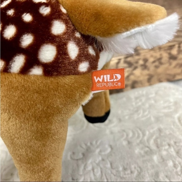 Fawn Deer Wild Republic Cuddlekins 12" Plush Realistic Spotted Baby Forest NWT - Picture 8 of 9